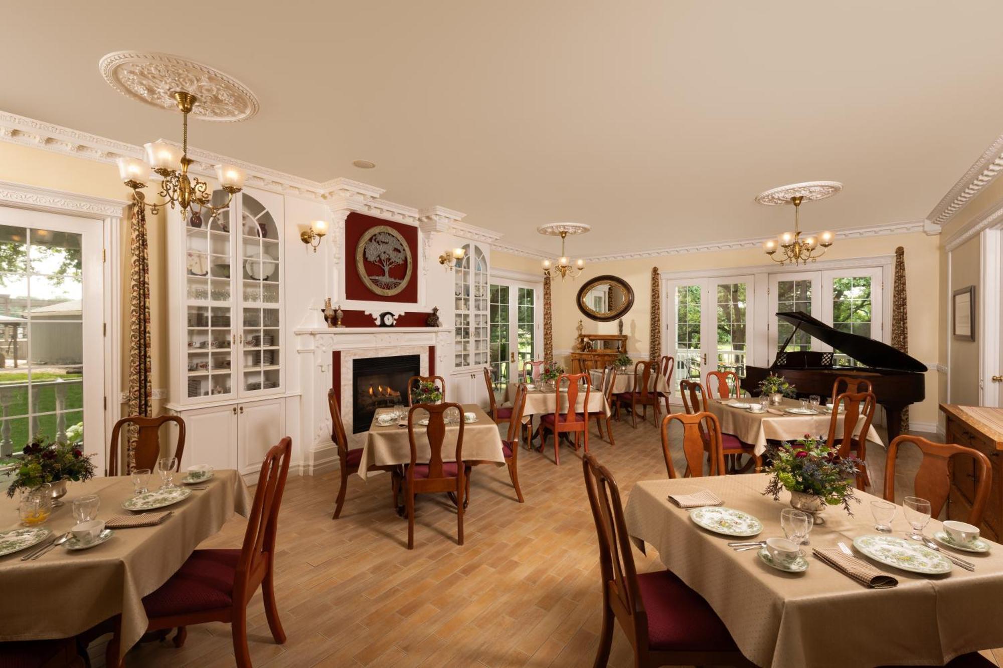 The Oakwood Inn Okoboji Esterno foto