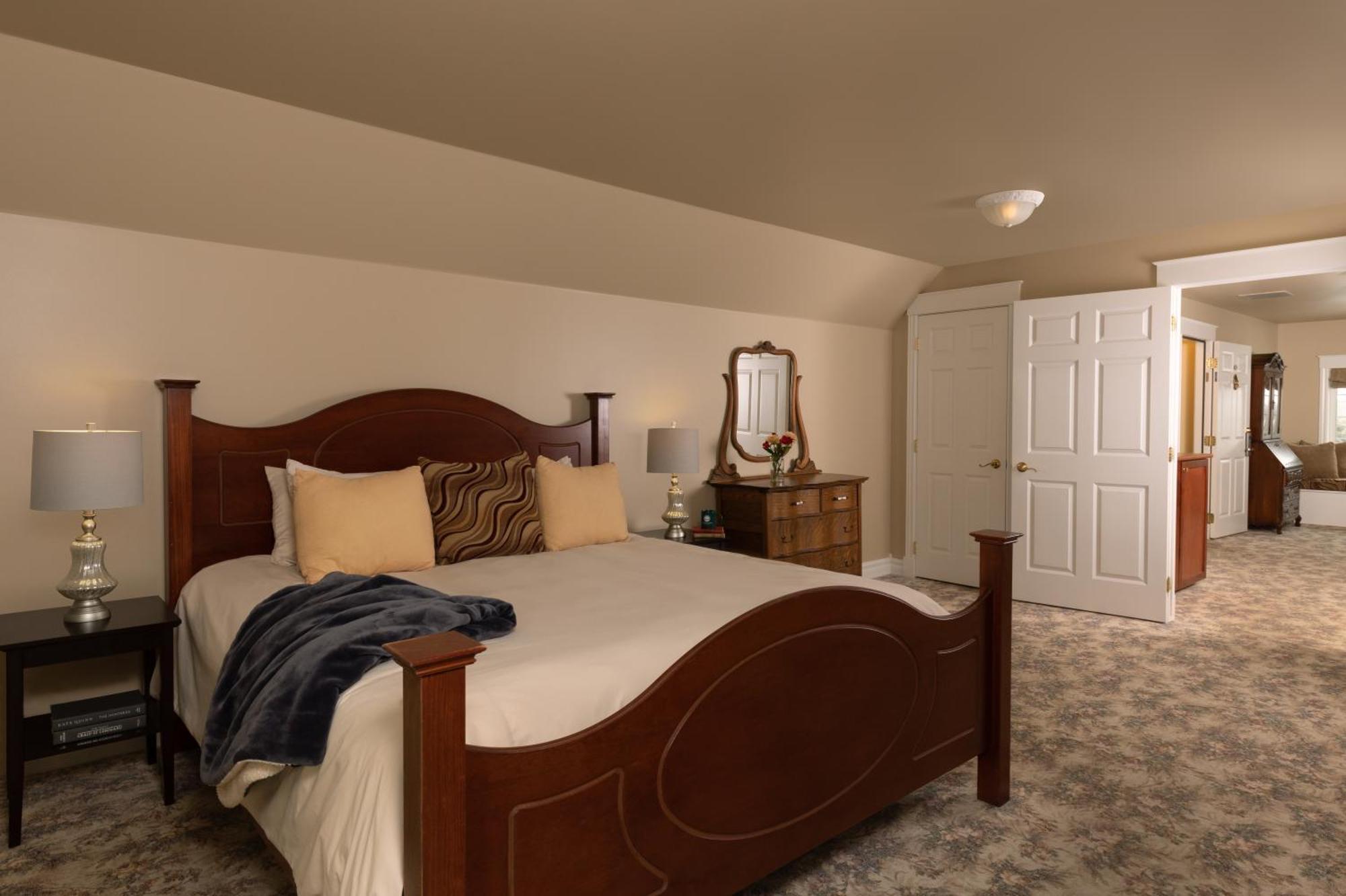 The Oakwood Inn Okoboji Esterno foto